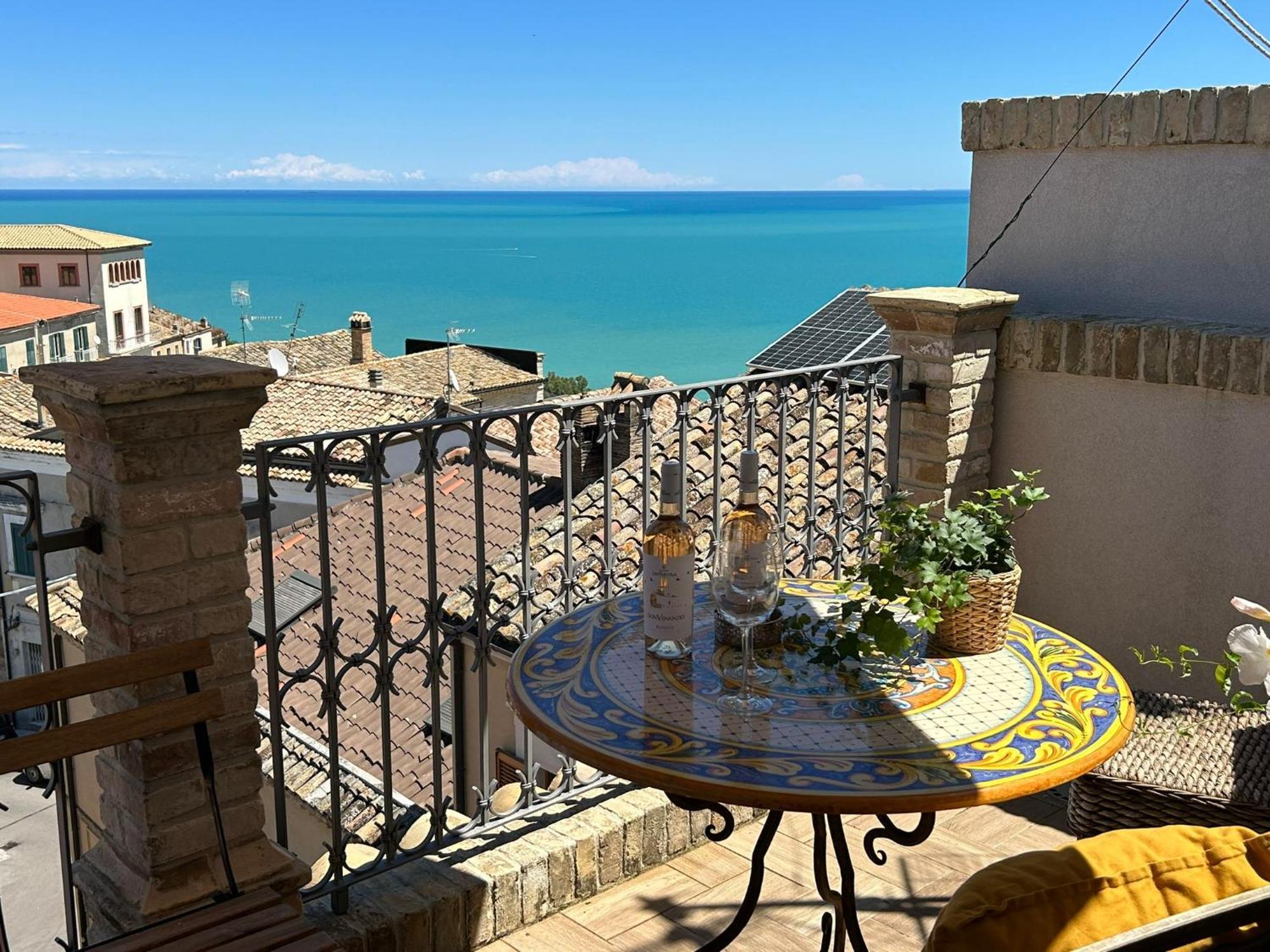 La Fabbrica Di San Pietro Vasto Bed & Breakfast Luaran gambar